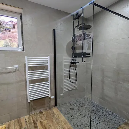 Hetre Pourpre בית נופש ונטרון